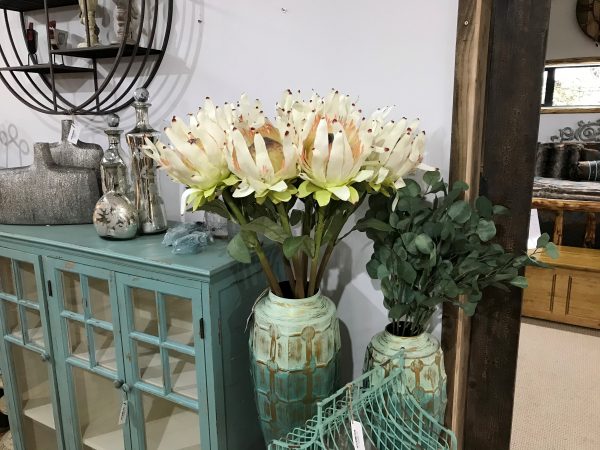 Queen Native Protea 93 cm