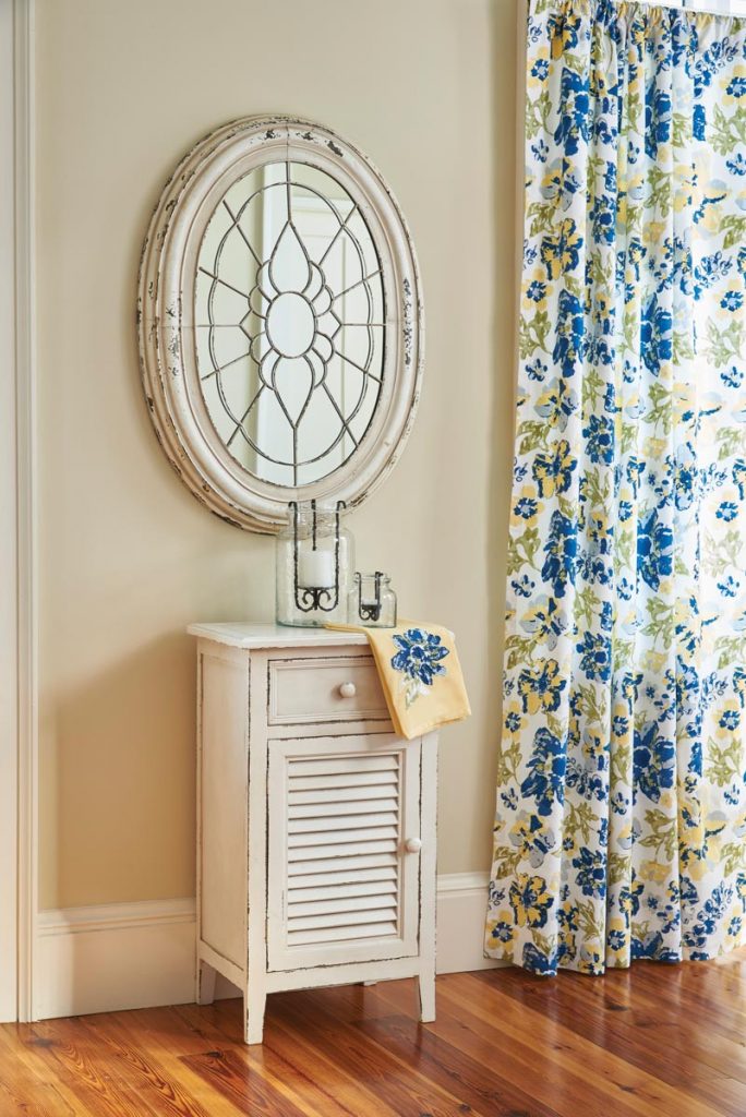METAL WINDOW FRAME MIRROR – AGED CREAM