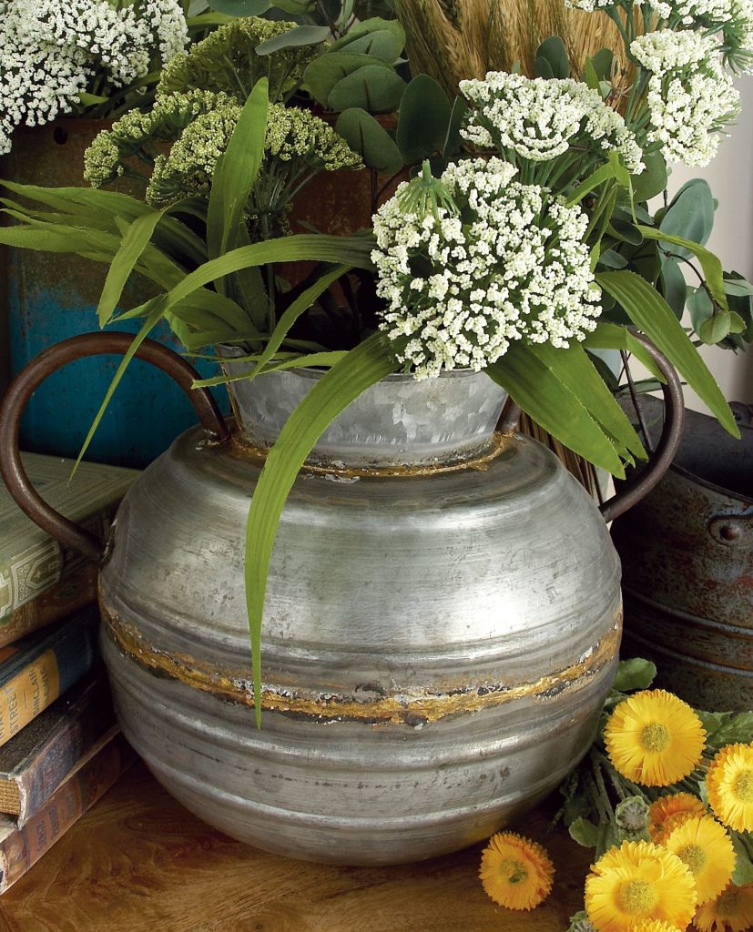 GREY METAL FARMHOUSE VASE