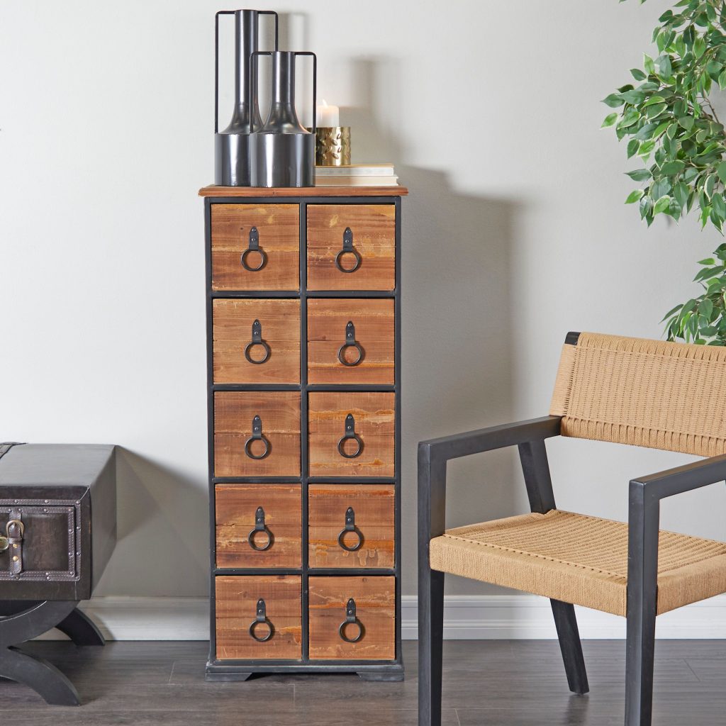 BROWN WOOD RUSTIC CHEST,