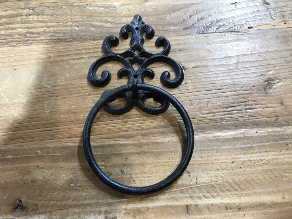 IRON TOWEL RING