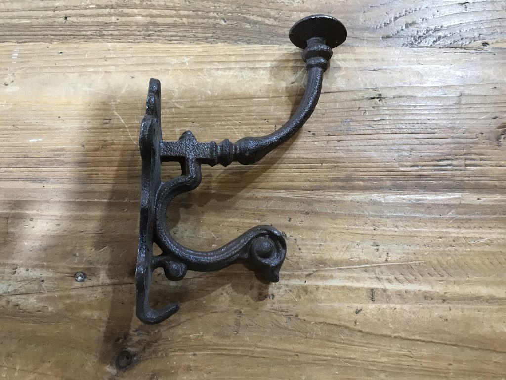HEAVY IRON COAT HOOK  1