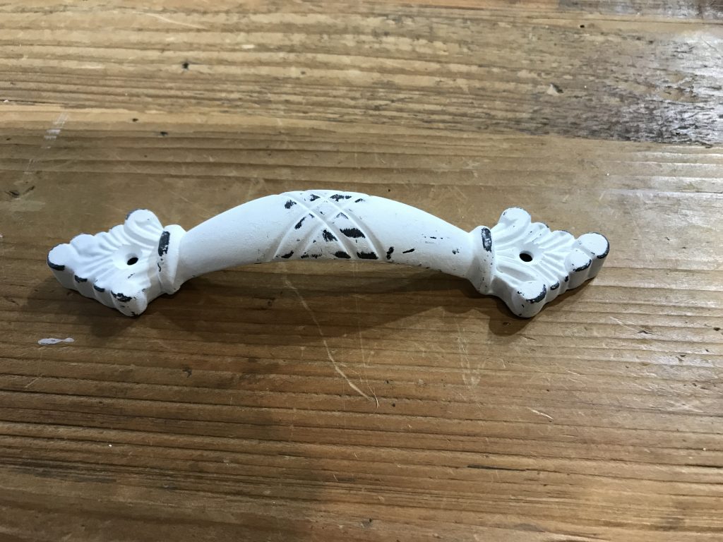FRENCH COUNTRY HANDLE 1