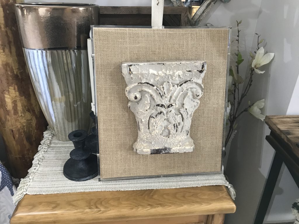 Darby Wall Decor med