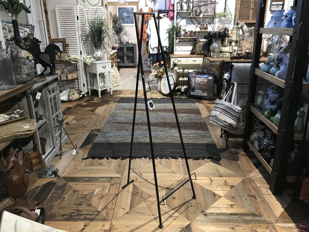 Metal Easel