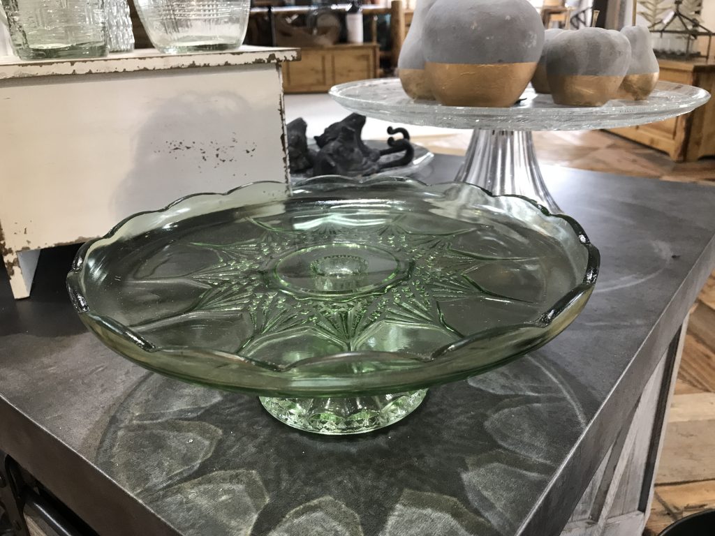 LARGE VINTAGE GREEN ETCHED STAND GLASS