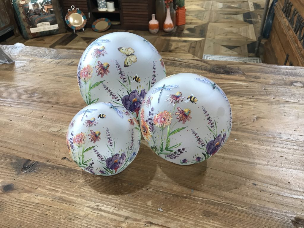 HAND PAINTED LED GLOBE-med