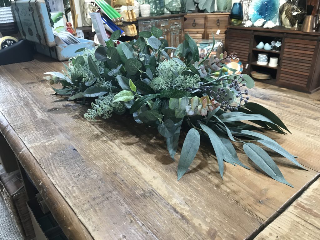 CENTRE PIECE TABLE ARRANGEMENT